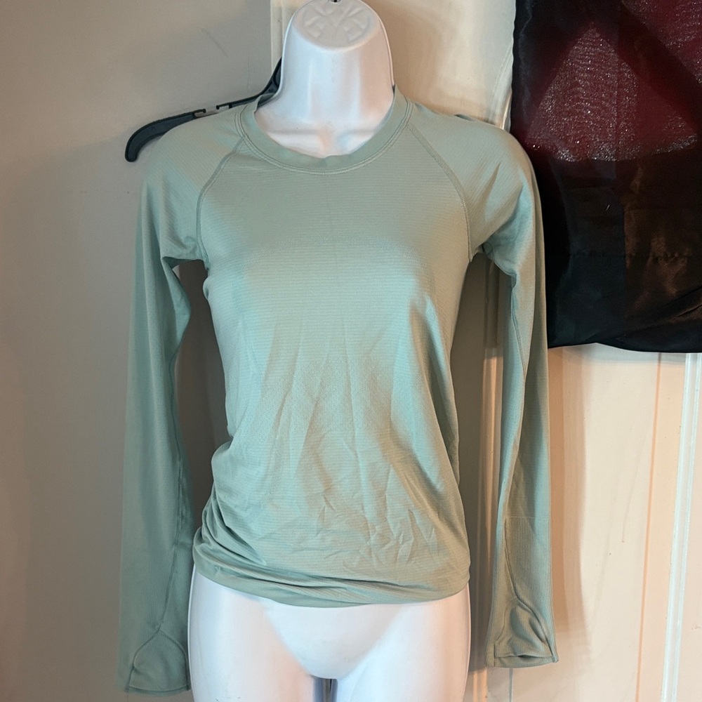 Lululemon Long Sleeve Lightweight Crew Neck Top - Sage